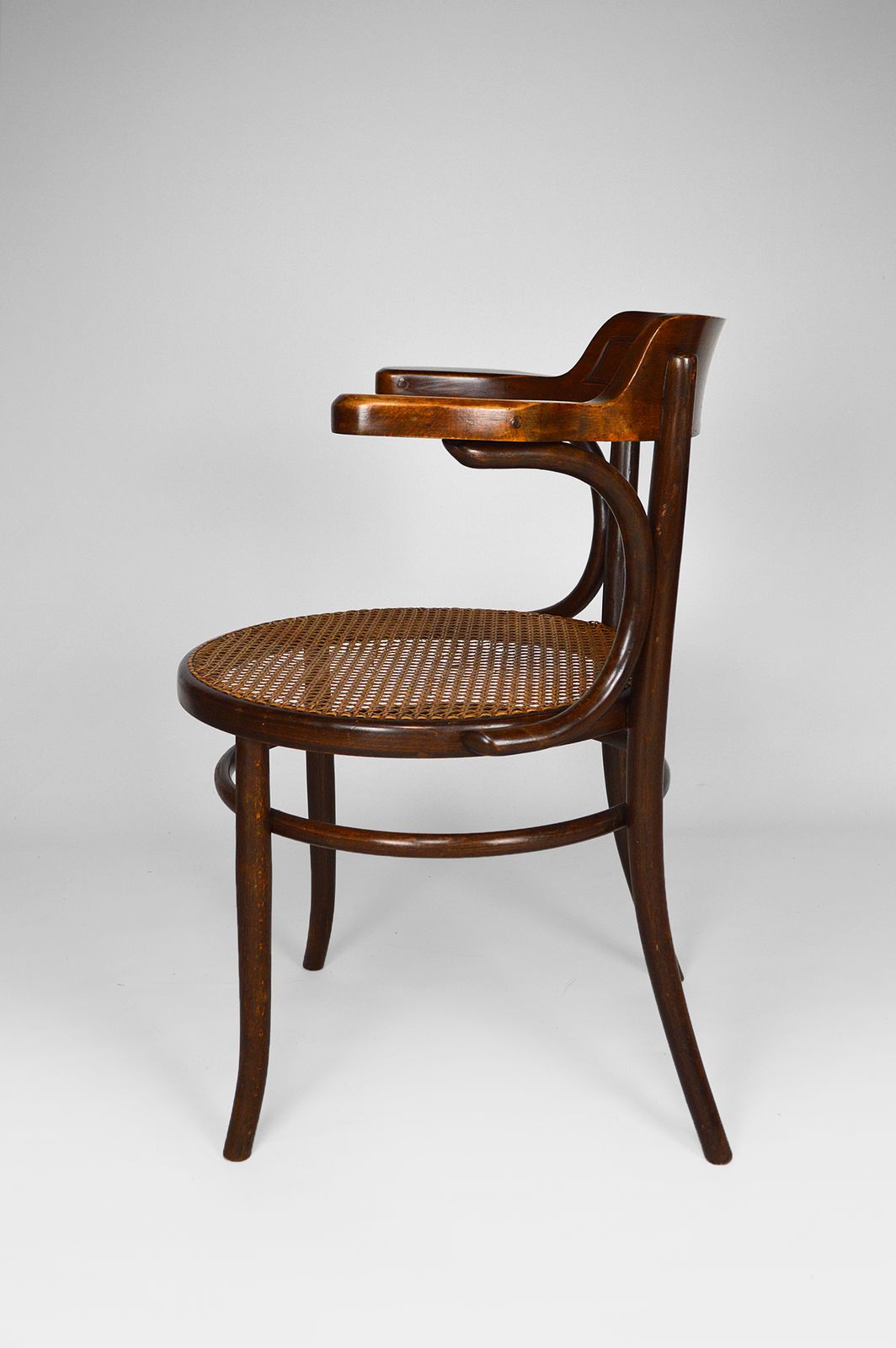 1900s Czech Vintage Brown Beech Armchair | Fischel | Vinterior