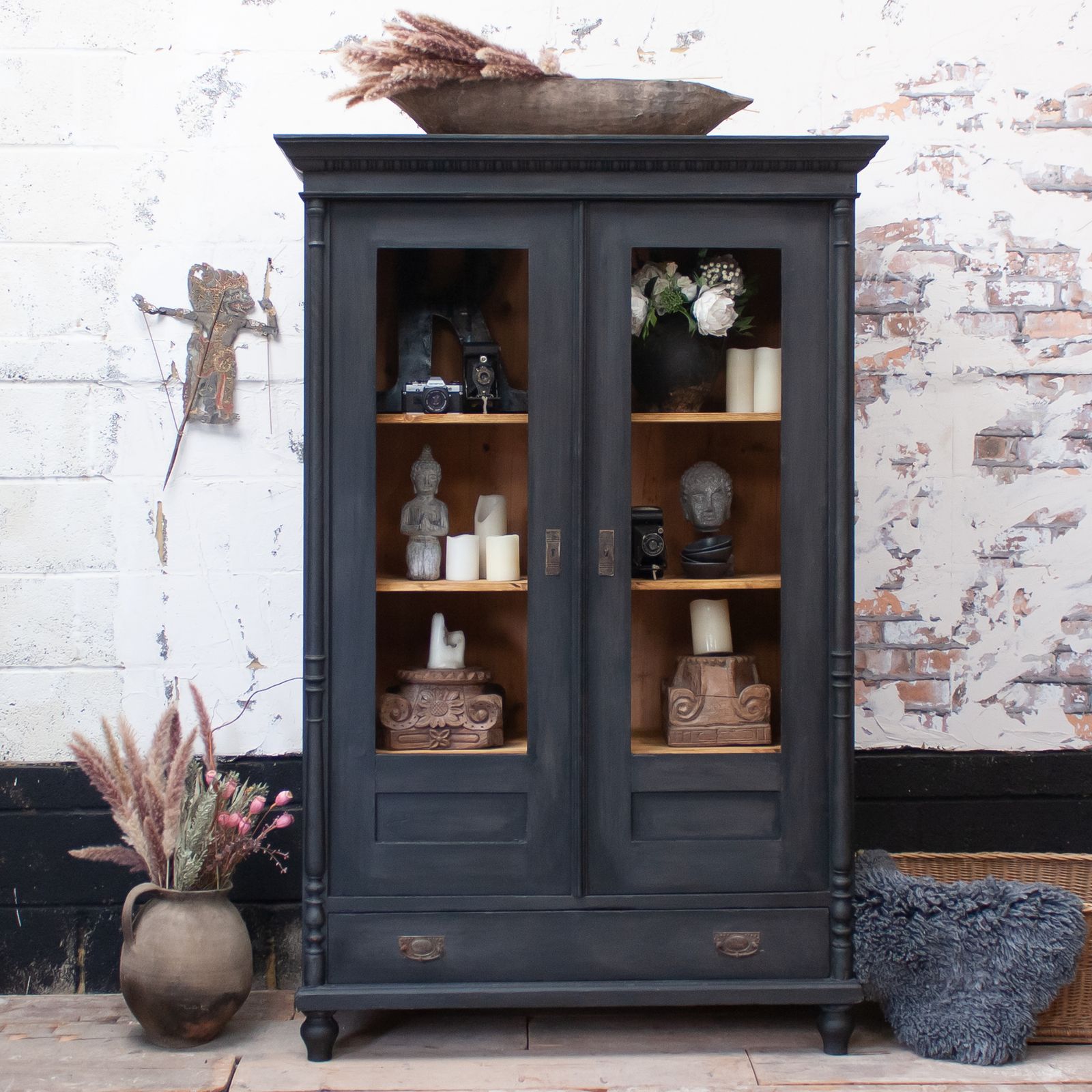 Vintage Display Cabinet With Glass Doors | Vinterior