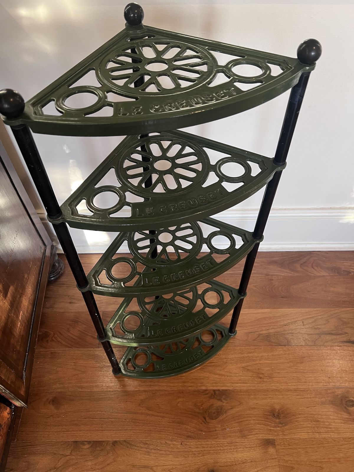 Le Creuset 5 Tier Cast Iron Cookware Stand | Vinterior