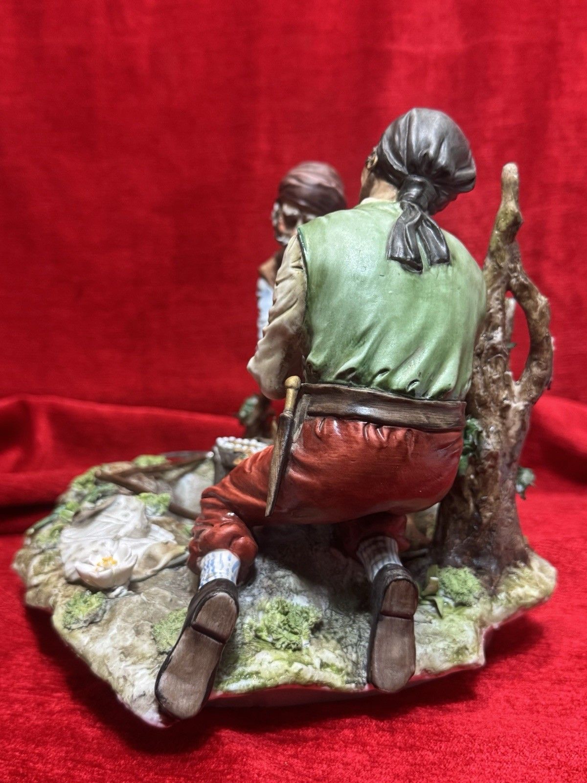 Large Italian Capodimonte Porcelain Figurine 'The Pirates Hidden