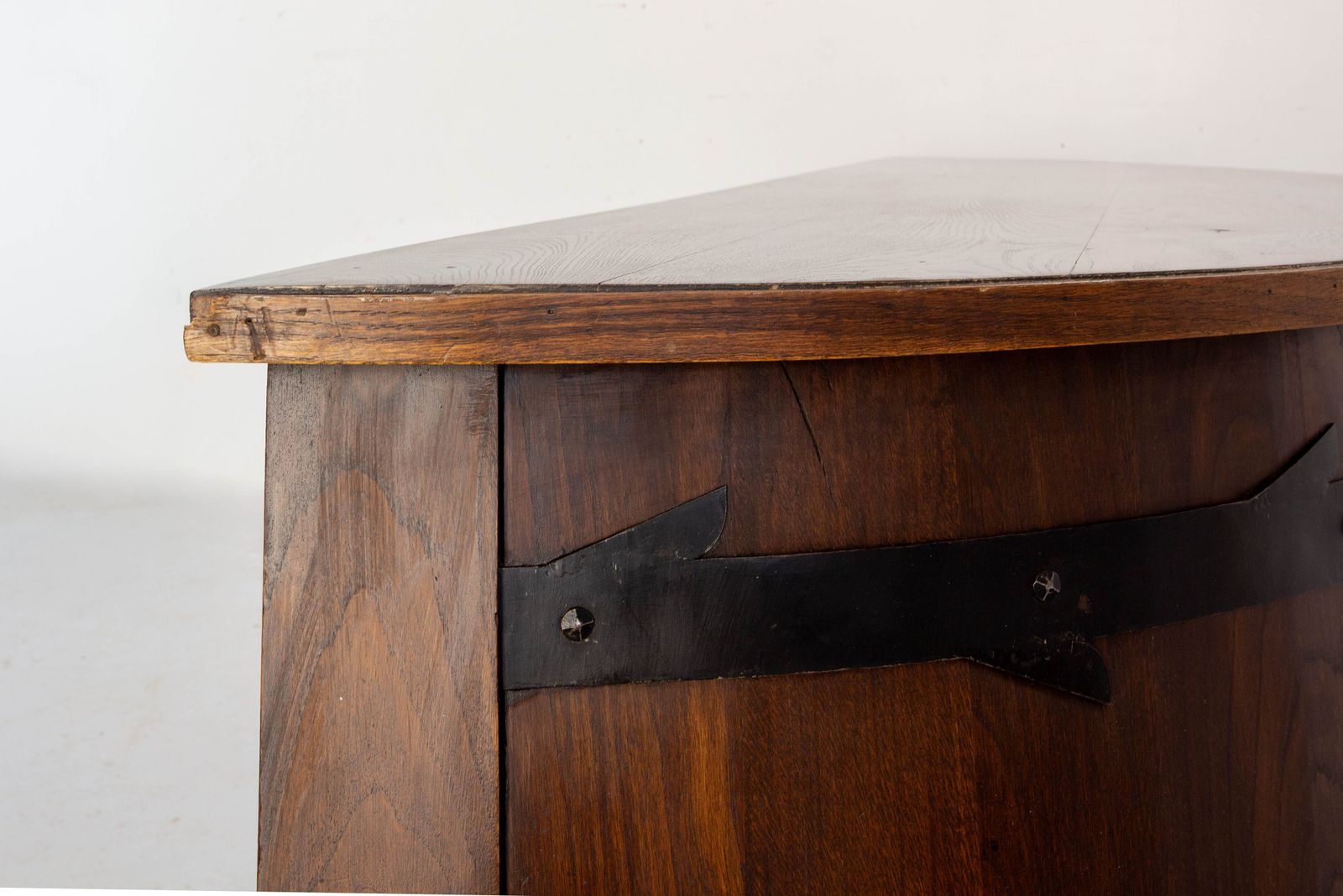 Bureau table d'écriture mid-century en chêne, forme tonneau courbée ...