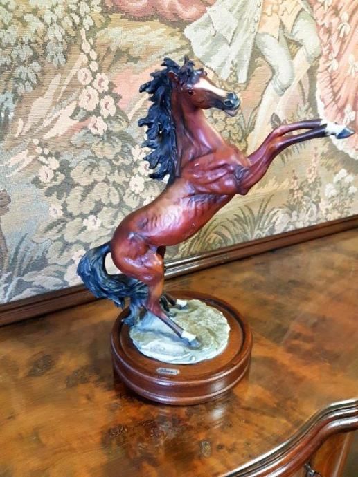 Capodimonte Signed Giuseppe Armani Horse 27x35cm | Vinterior