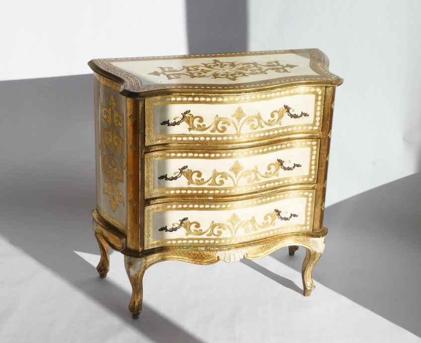 2000s dresser The Dream '90s Shift Dress main image 1
