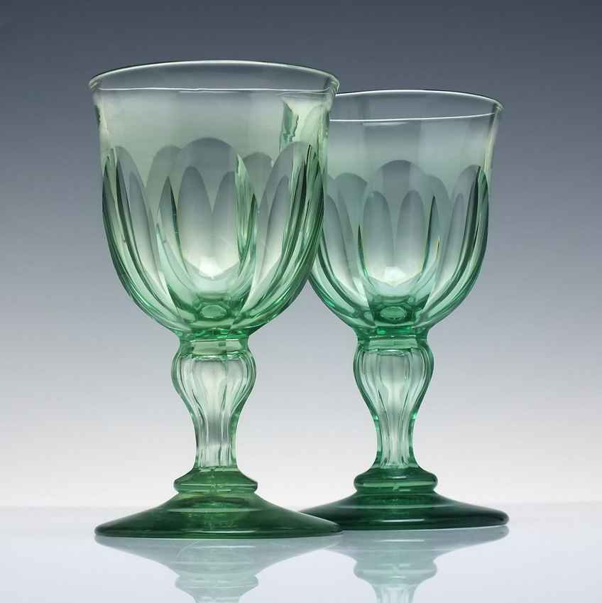 Green Vintage Wine Glasses | Vinterior