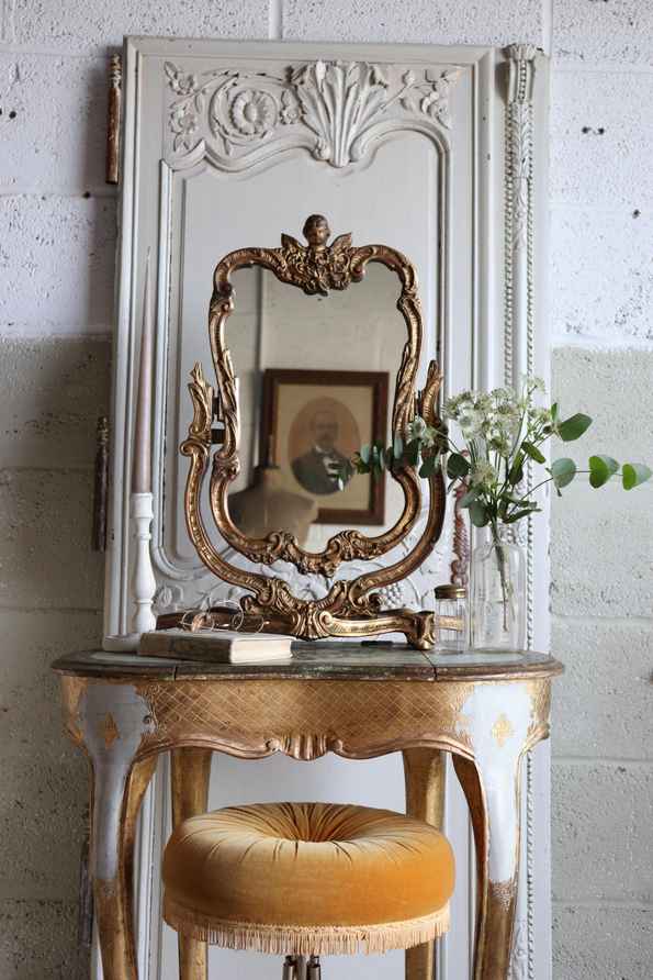 vintage gold dressing table Vintage Hollywood Regency Gold Dressing Table, Chair, and Mirror: A Luxurious Blast From the Past!