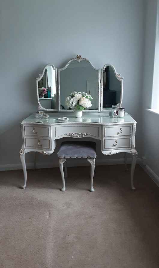 grey silver dressing table Gray Makeup Vanity with Mirror Foldable Dressing Table with Stool & Hidden  Drawer-Wehomz – WEHOMZ main image 0