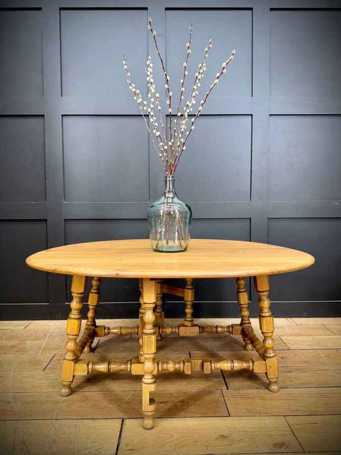 Vintage Oak Drop Leaf Table With Inlaid Edge Detail Turned Legs Farmhouse Style