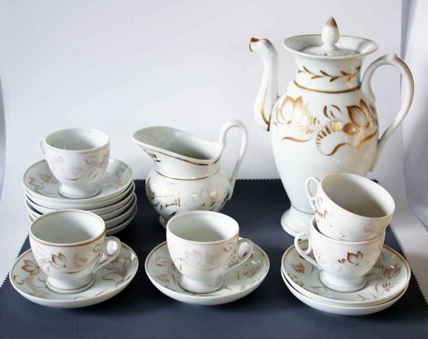 Antique Noritake Porcelain Beige And Gold Mosq Design 11 Piece
