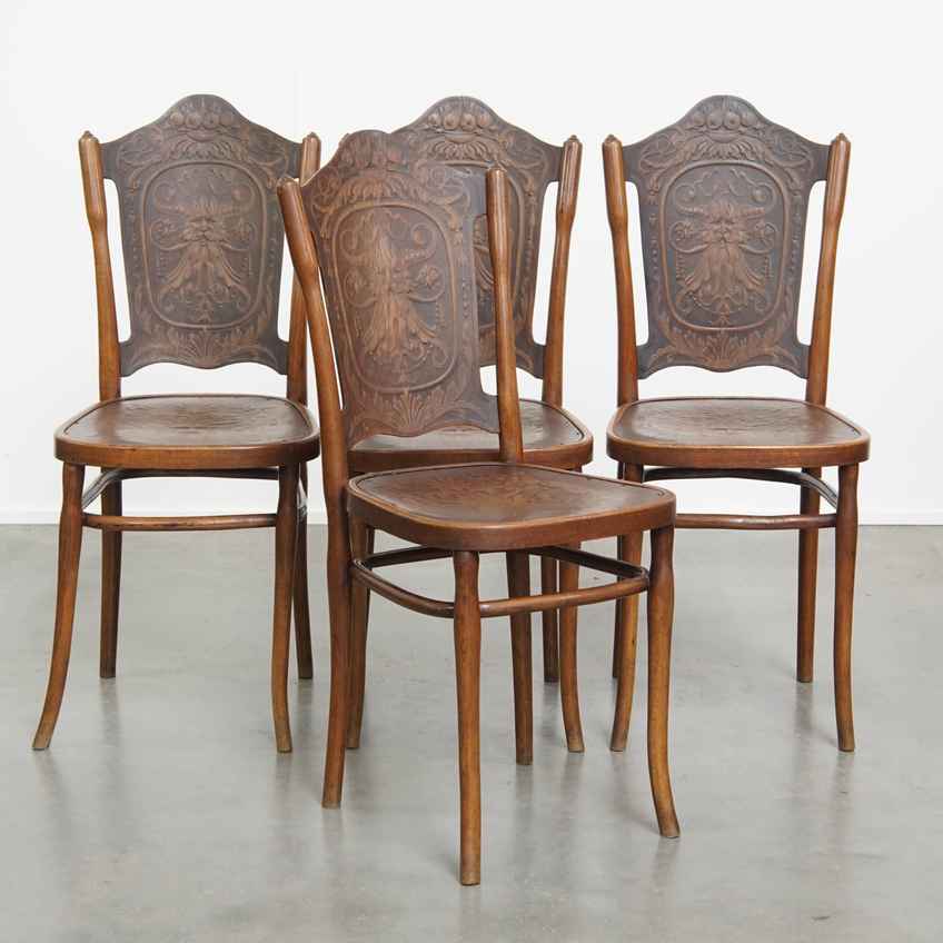 Superb Thonet Bentwood Chairs Mid 20th Century Design Radomír
