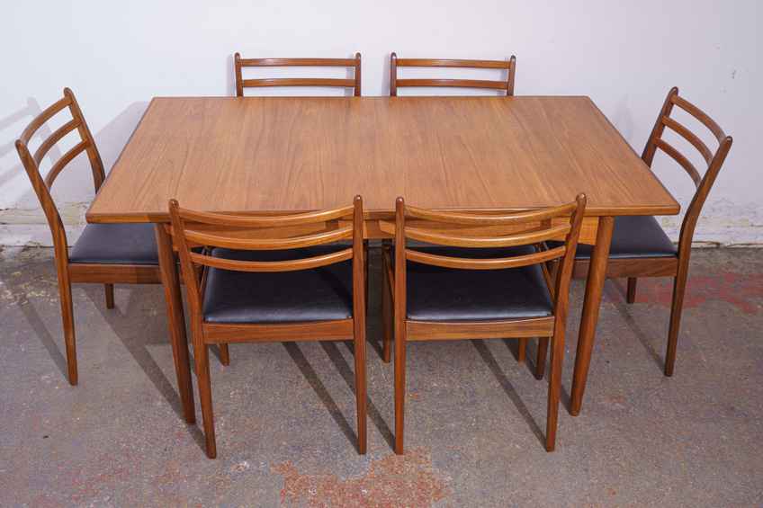 G Plan Mid Century Round Extending Dining Table With 4 Chairs