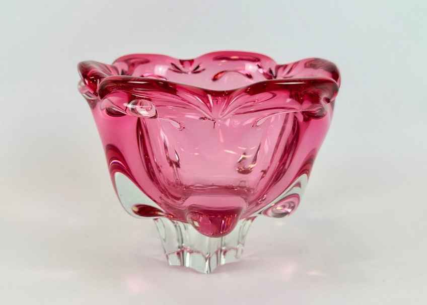 Unused Vintage 70s Bohemia Czech Cranberry Pink Star Shaped Art