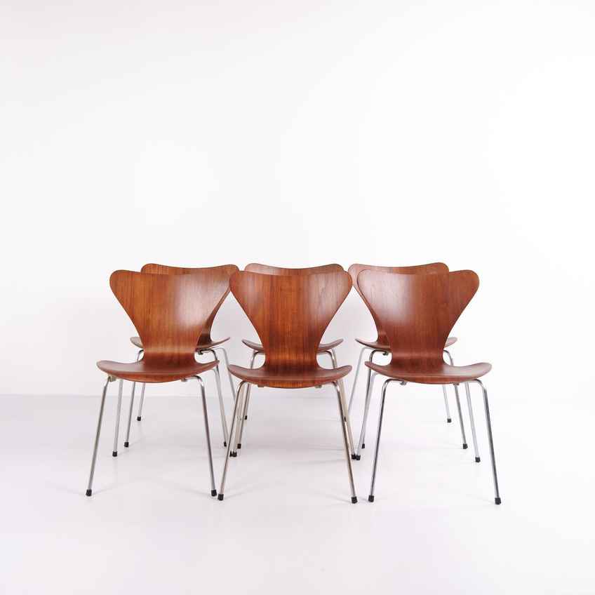 Set Of 4 Seven Chairs In Teak By Arne Jacobsen For Fritz Hansen