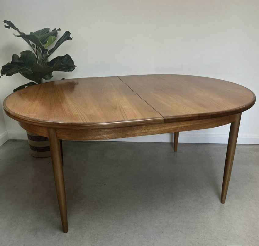 Midcentury G Plan Round Extending Dining Table | G Plan | Vinterior