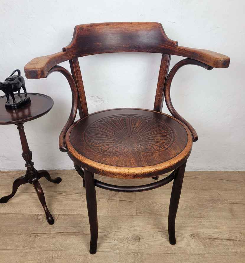 Original Mundus J&J Kohn Antique Bentwood Armchair | J&J Kohn