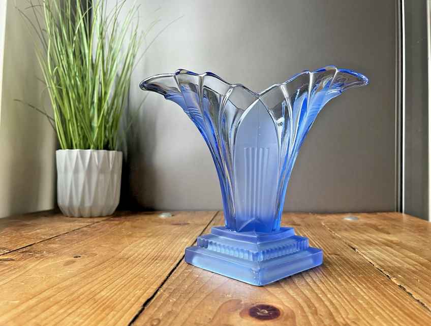 1930s Glass Vases For Sale | Vinterior