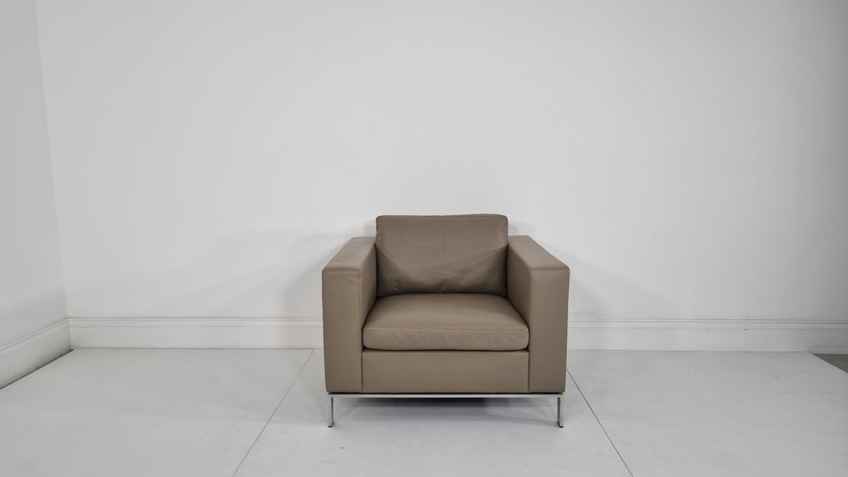 Walter Knoll Foster 500 Armchair In Black Leather Excellent