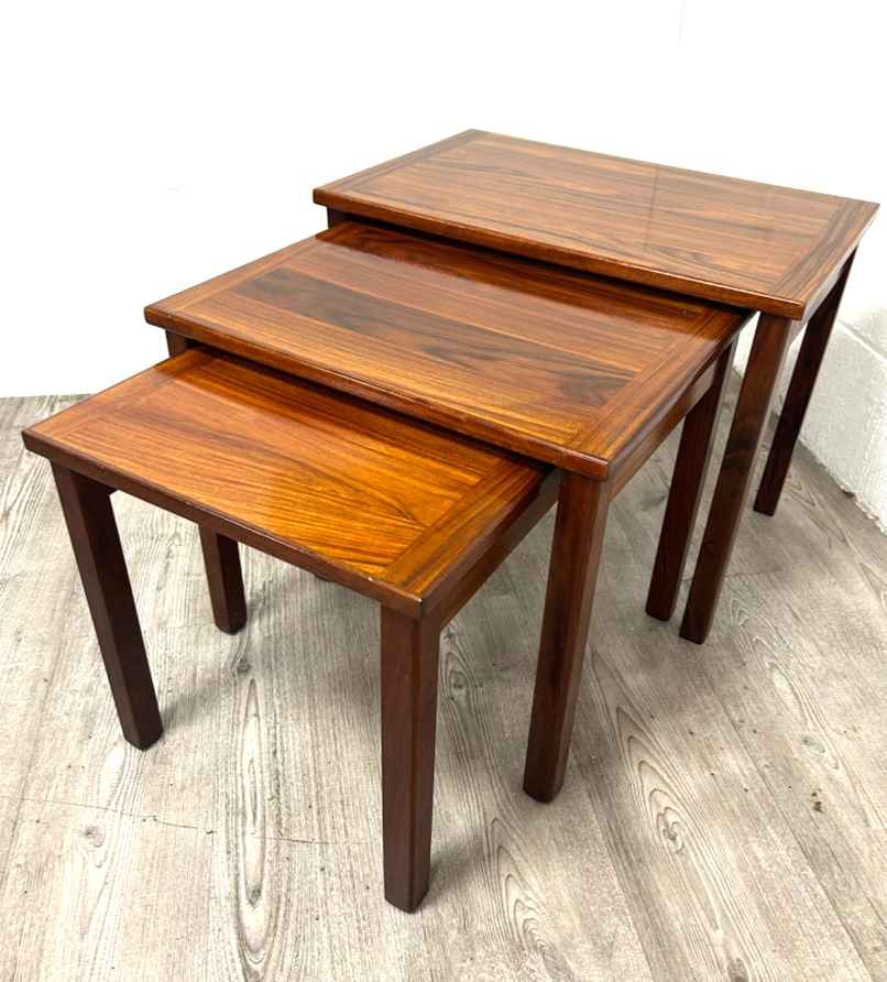 Vintage & Antique Nesting Coffee Tables For Sale | Vinterior