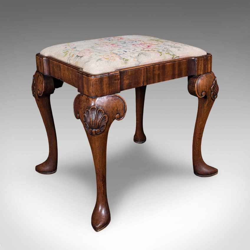 Vintage & Antique Stools For Sale | Vinterior