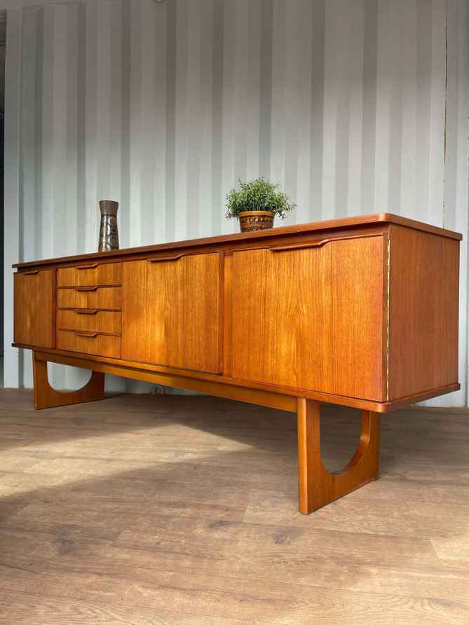 Beautiful Mid Century Stonehill Teak Sideboard | Stonehill | Vinterior