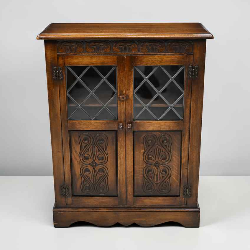 Traditional English Bevan Funnell Furniture | Vinterior