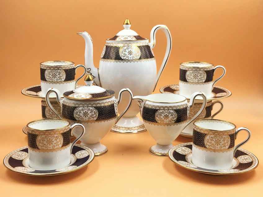 Antique Noritake Porcelain Beige And Gold Mosq Design 11 Piece