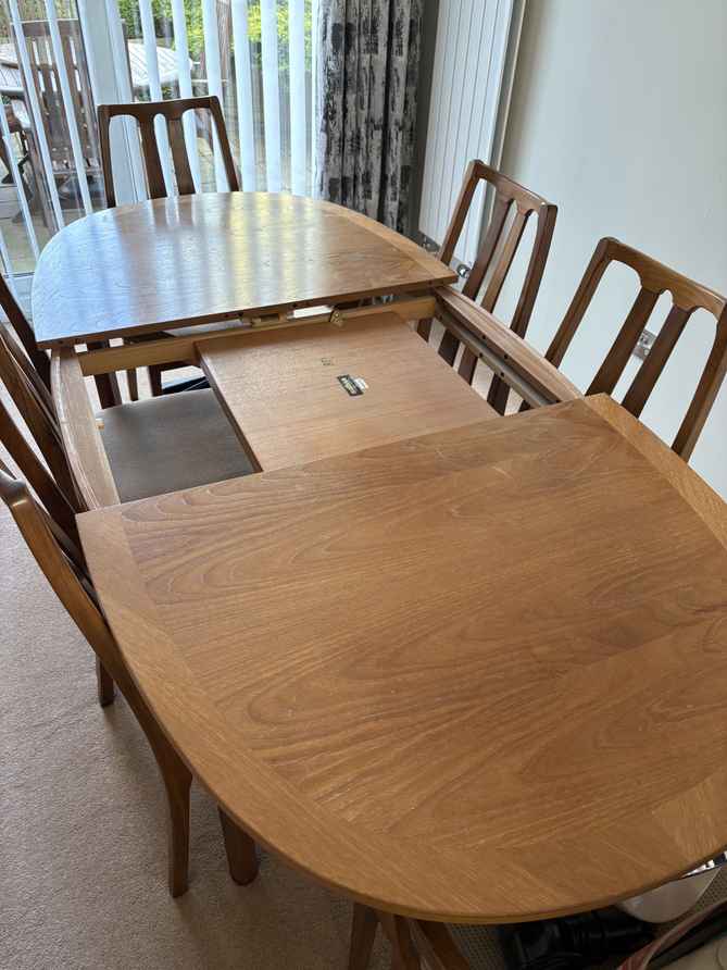 Original Nathan Roundette Extendable Table With Matching Chairs