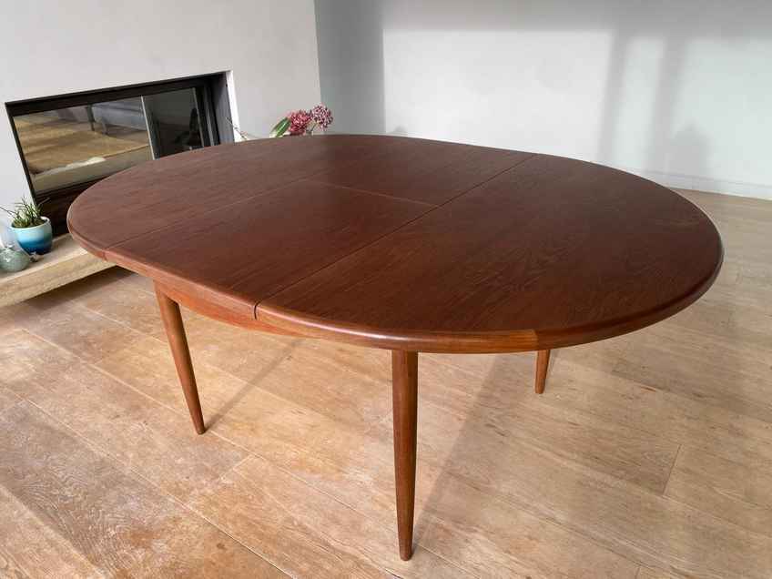 Vintage G Plan Circular Extendable Dining Table | G Plan | Vinterior