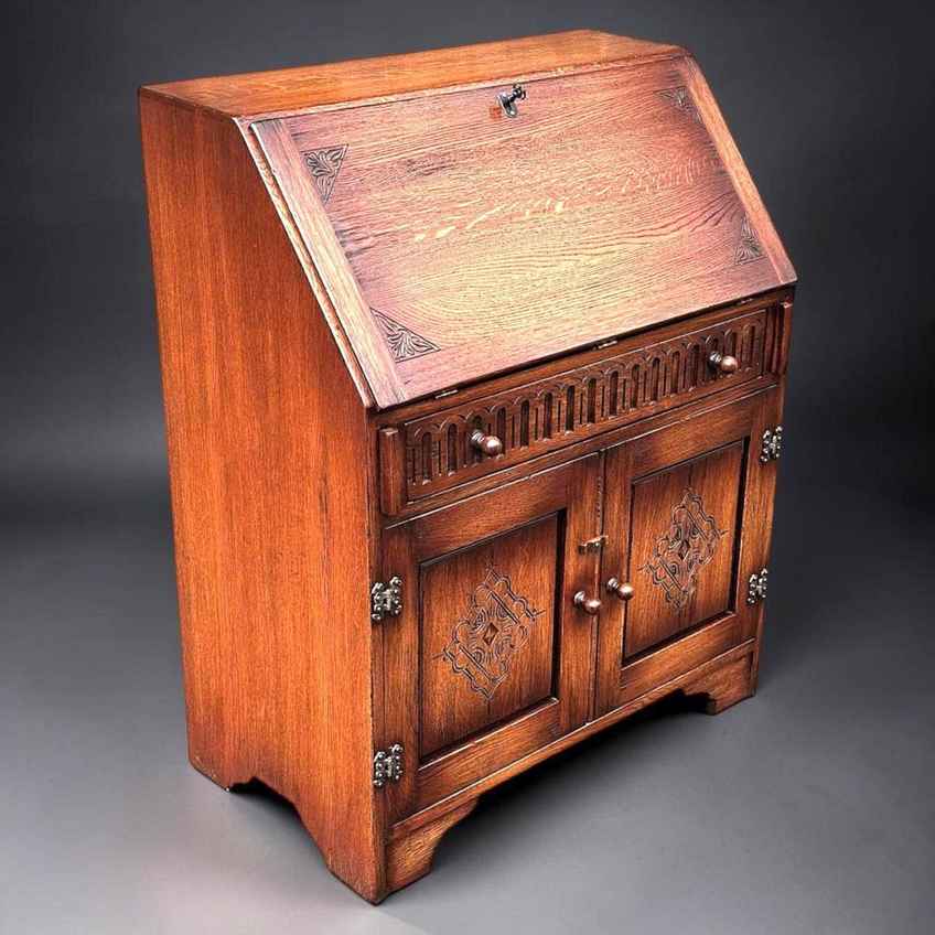Traditional English Bevan Funnell Furniture | Vinterior