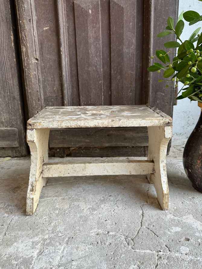 1940s Wooden Stool, Vintage | Vinterior