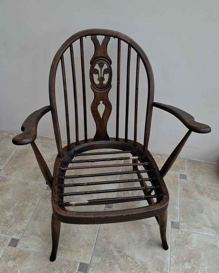ERCOL｜fan back chair Ercol Fleur De Lys Grandfather Rocking Chair Model 316 | Lucian