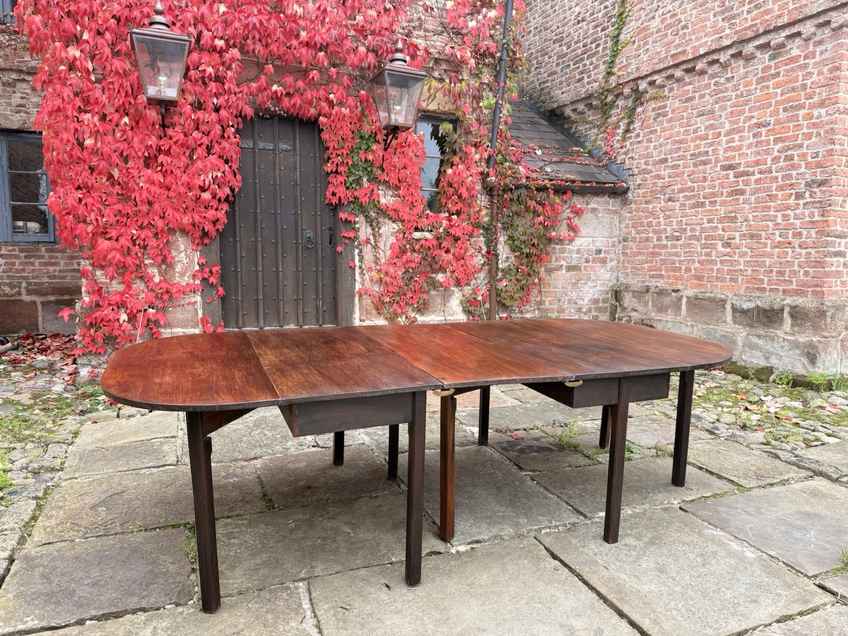 Antique English Georgian Flame Mahogany Extendable 'D' End Dining