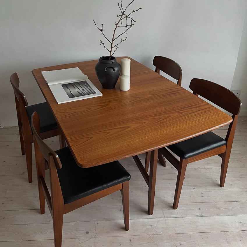 1930's Extending Light Oak Draw Leaf Table & 4 Chairs | Vinterior