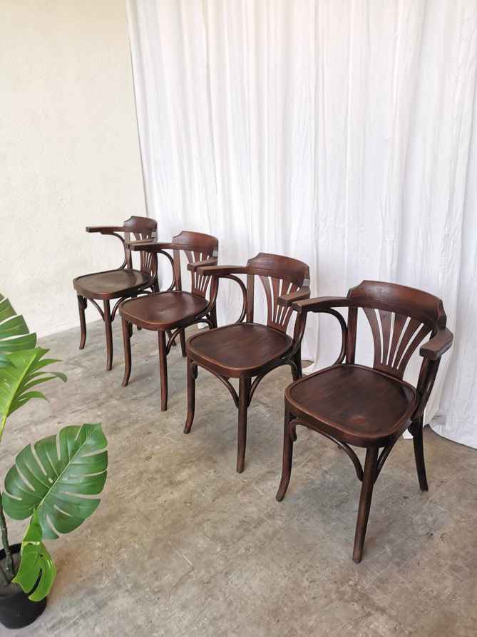 Superb Thonet Bentwood Chairs Mid 20th Century Design Radomír