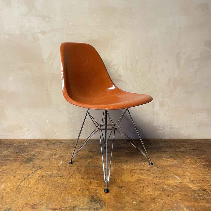 Eames Herman Miller Dsr Side Chairs On Eiffel Base In Brights Red